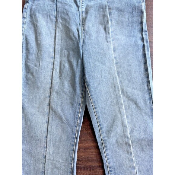I.N.C. International Concepts Women's High-Rise Pull-On Flare-Leg Jeans Light 4 - Picture 7 of 12